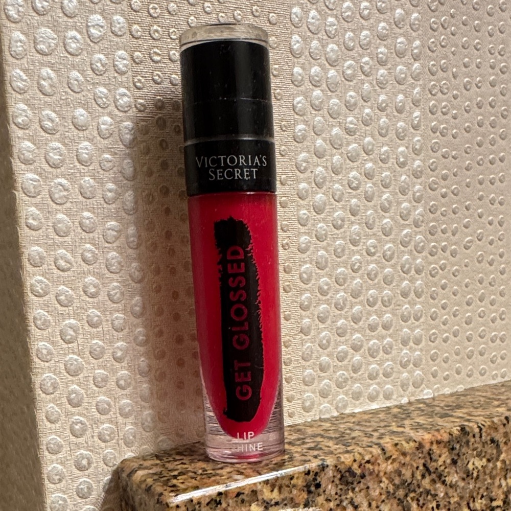 Victoria's Secret Get Glossed‎ Lip Shine HTF